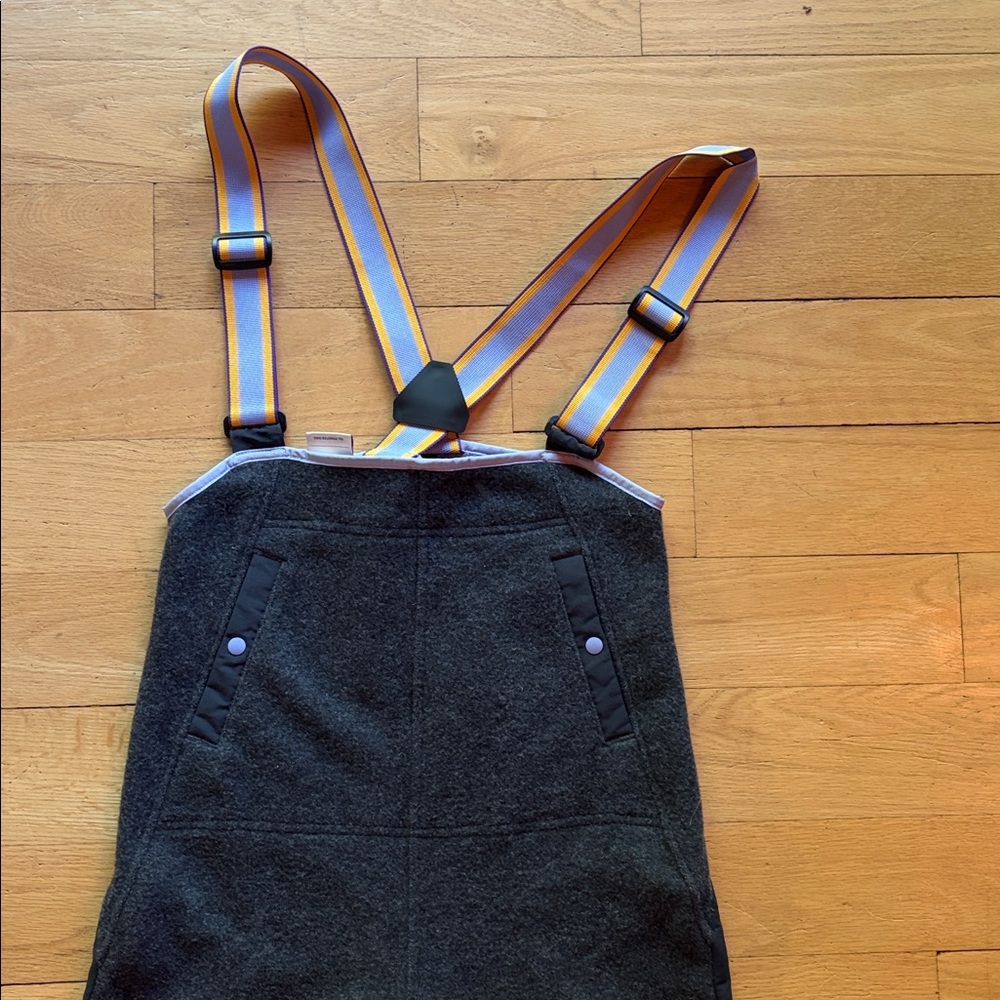 Patagonia womens xs fleece overall - NEVER worn
Unisex sizing